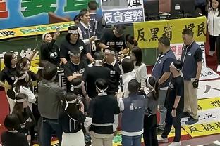 花了！中国香港次节仅得2分 中国男篮次节23-2&半场领先33分！